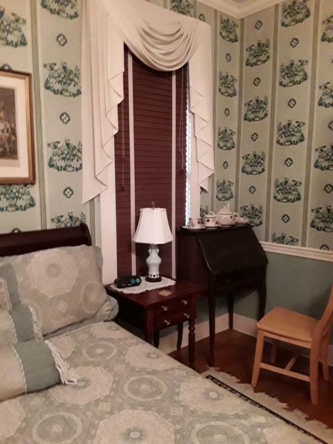 Emma'S Bed And Breakfast Springfield Exterior photo