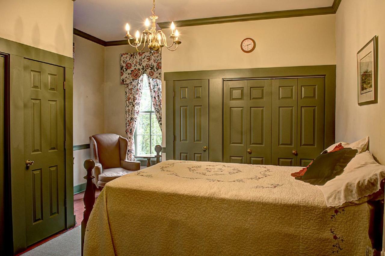 Emma'S Bed And Breakfast Springfield Exterior photo